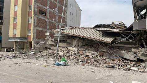 Malatya'da yıkılan binaların yüzde 86'sının enkazı kaldırıldı - Son Dakika Haberleri